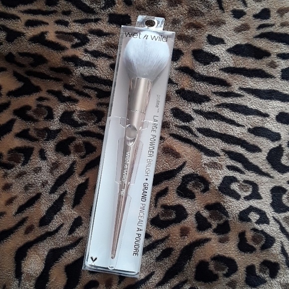wet n wild Other - Wet N Wild Proline Large Powder Brush wet n wild Other - Wet N Wild Proline Large Powder Brush